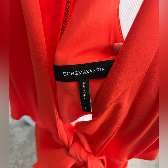 BCBGMAXAZRIA Tie Front MIDI Dress Color: Cherry Tomato Size: 6 - Picture 7 of 7